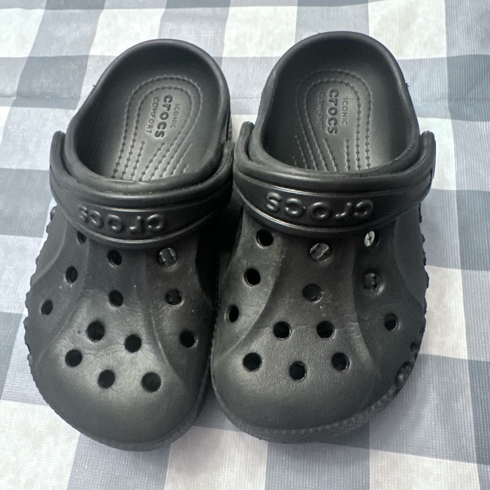 CROCS Kids Shoes - Black Kids Size 6 EUC
